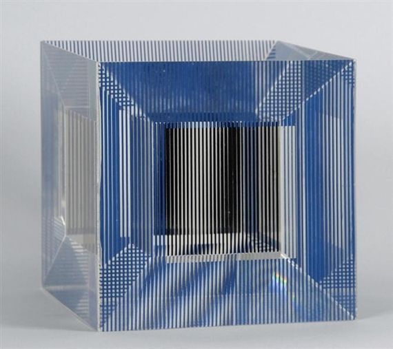 Múltiple Soto - Cube with Ambiguous Space