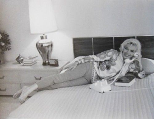 Fotografía De Dienes  - Marilyn Monroe. Au Lit (1962)