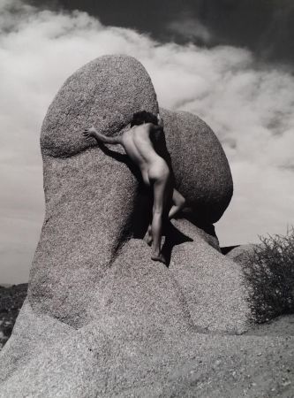 Fotografía De Dienes  - Nu sur le rocher