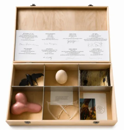 Múltiple Bourgeois - ACT UP Art Box