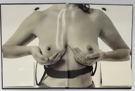 Fotografía Calle - Les seins miraculeux (Beautiful breasts)
