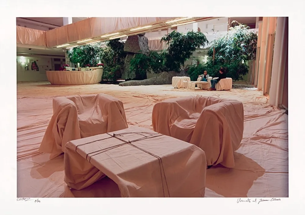 Litografía Christo - Museum Würth Wrapped Chairs