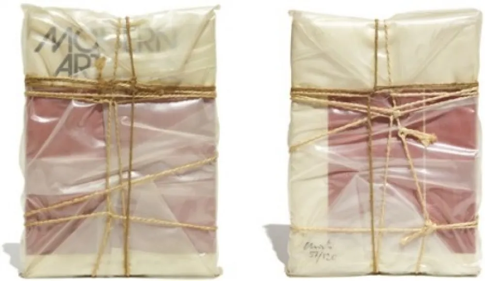 Múltiple Christo - Wrapped Book Modern Art 