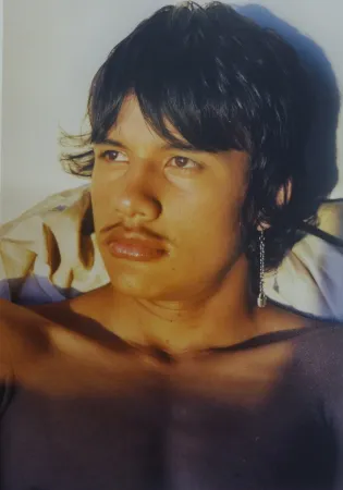 Fotografía Clark - Jonathan, la boucle d'oreille 1