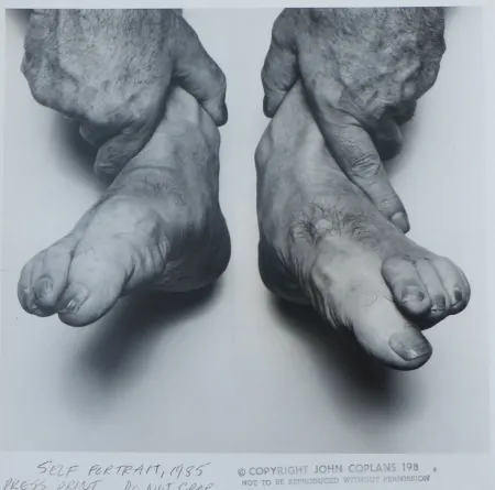 Fotografía Coplans - Selfportrait hands holding feet