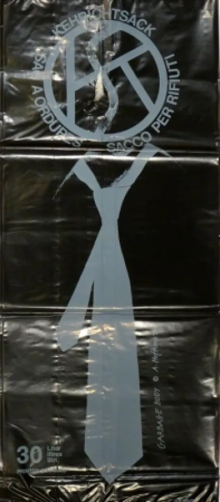 Múltiple Hofkunst - Garbage Body - KEHRICHTSACK / SAC A ORDURES / SACCO PER RIFIUTI