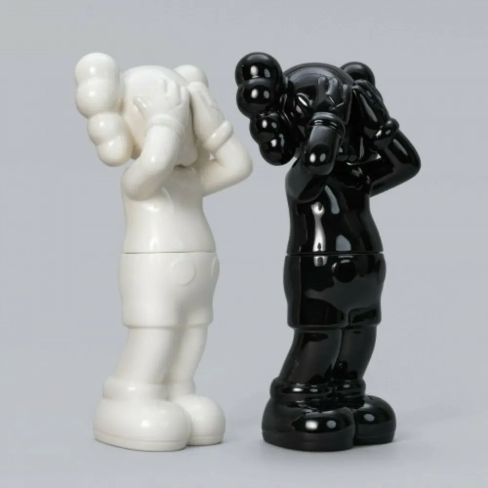 Cerámica Kaws - Holiday UK (set of two)