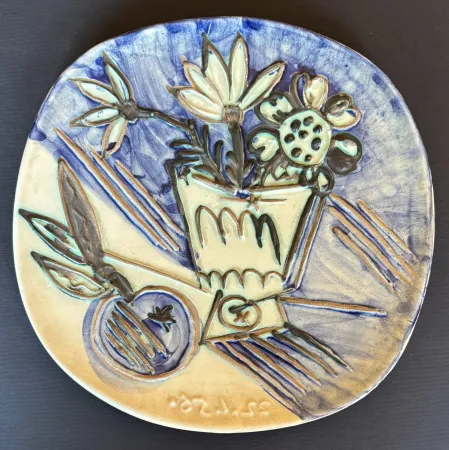 Sin Técnico Picasso - Pablo Picasso (1881–1973) - Bouquet à la pomme (A.R. 305) - White terracotta decorated with oxidised paraffin and glazes - 1956