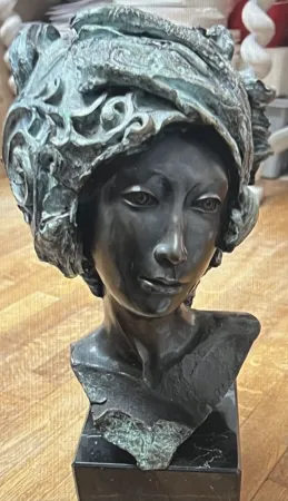 Múltiple Remy  -  Sculpture en bronze originale La Rêveuse 4/8