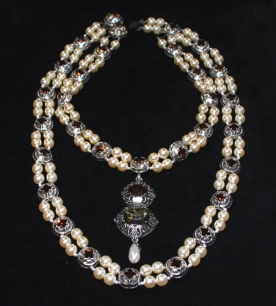 Múltiple Sugimoto - Necklace of Jane Seymour