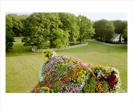 Fotografía Teller - Stephanie (Seymour) on Jeff Koons Puppy 