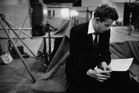 Fotografía Willoughby - James Dean – Rebel